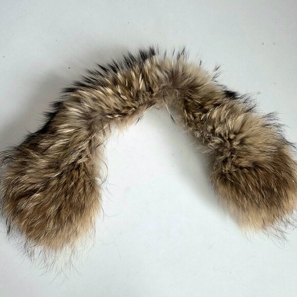 Real fur collar. - Picture 2 of 8